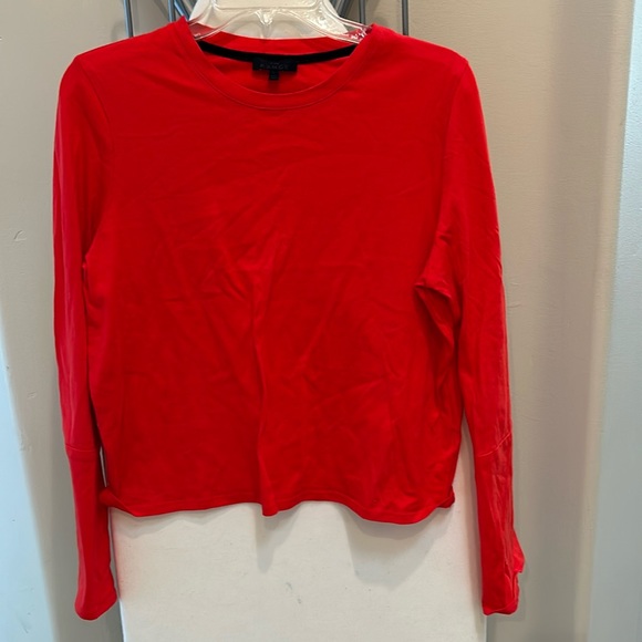 The RANGE 100% COTTON CROPPED LONG BELL SLEEVED TEE SHIRT RED SIZE LARGE - Picture 1 of 4